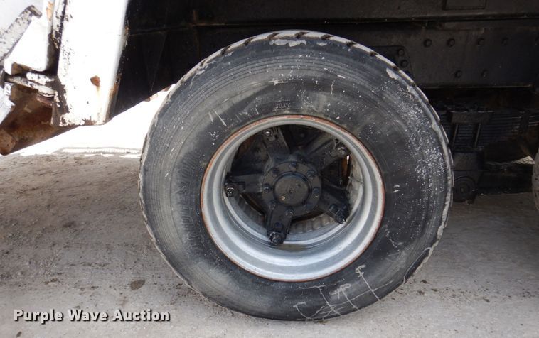 image for item DP5551 1997 International 2654  refuse truck