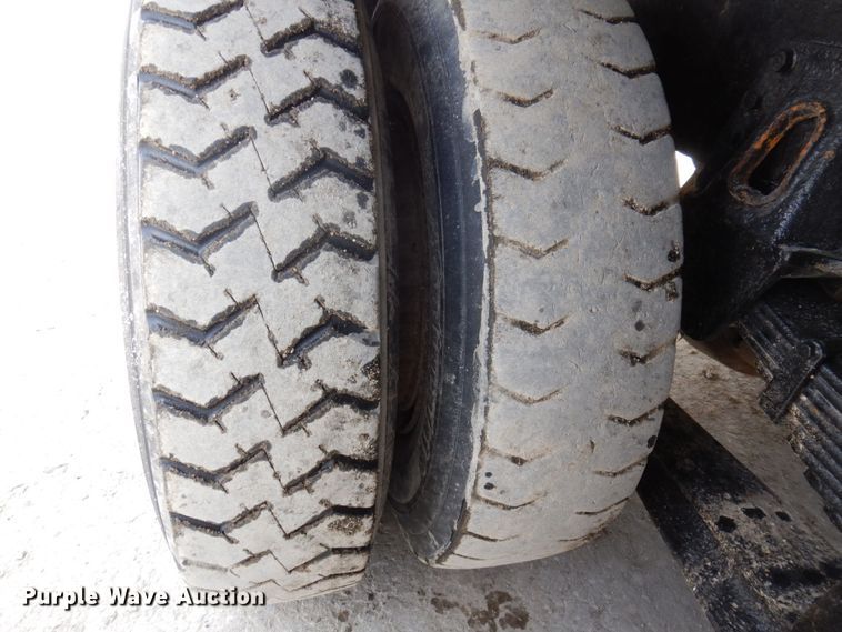 image for item DP5551 1997 International 2654  refuse truck