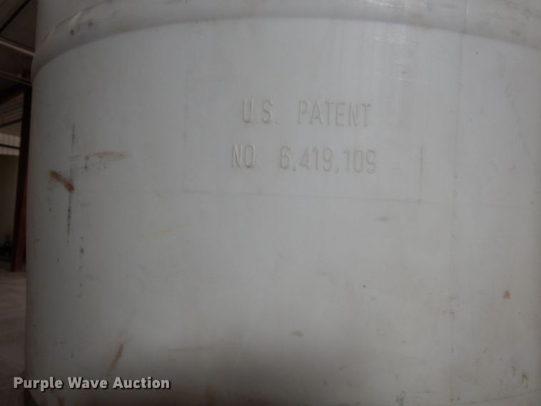 image for item DR0446 Approximately 25 plastic barrels