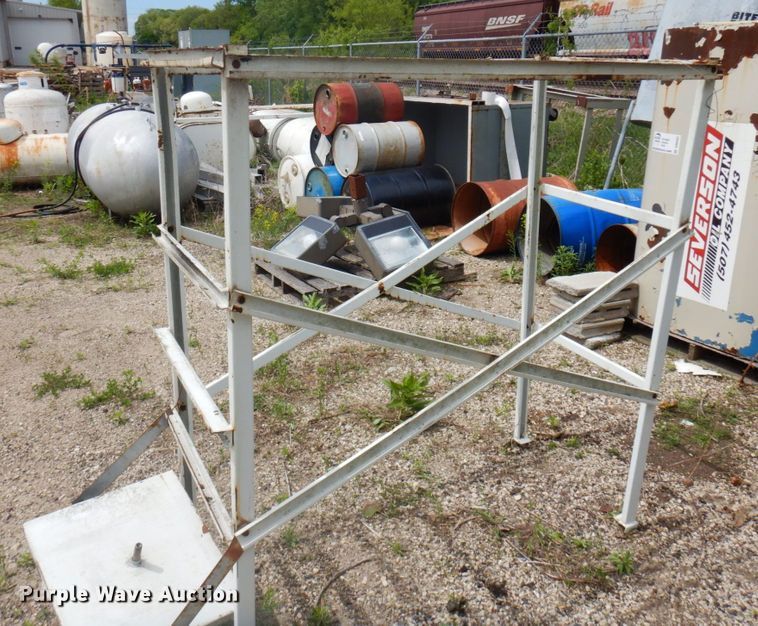 image for item DR0452 (3) tanks