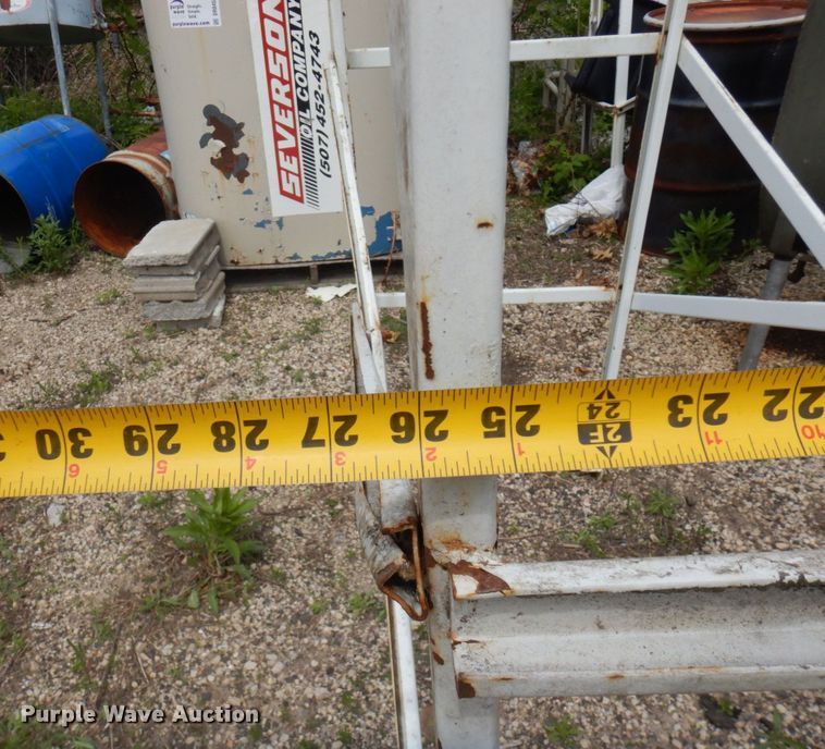 image for item DR0452 (3) tanks