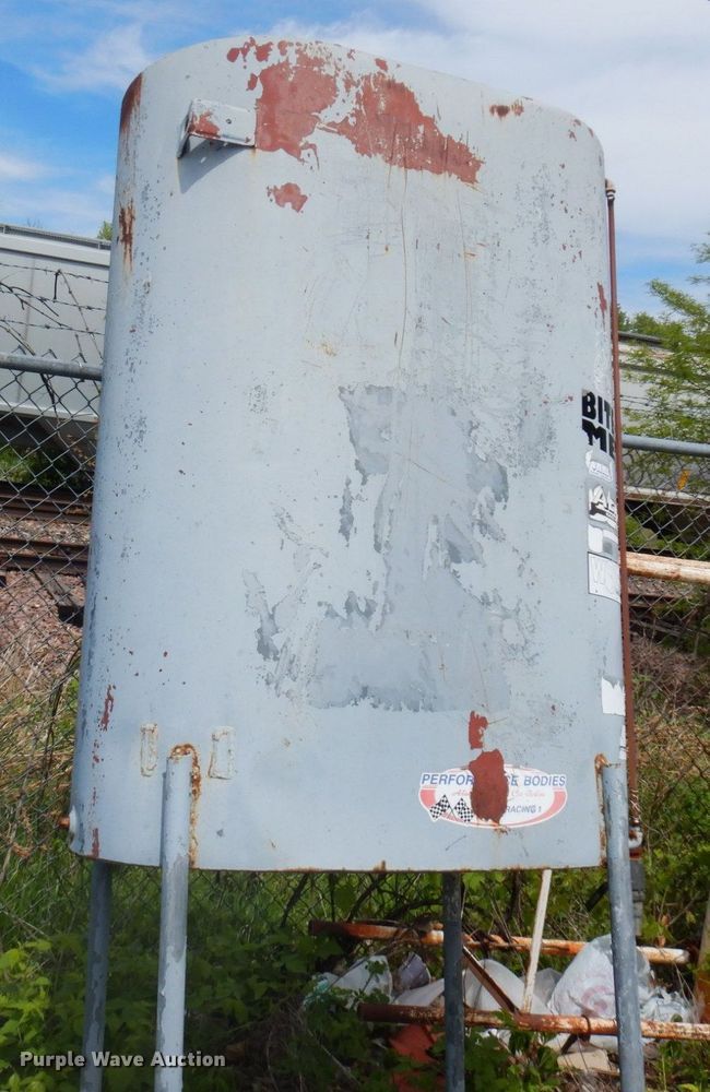 image for item DR0453 (3) tanks