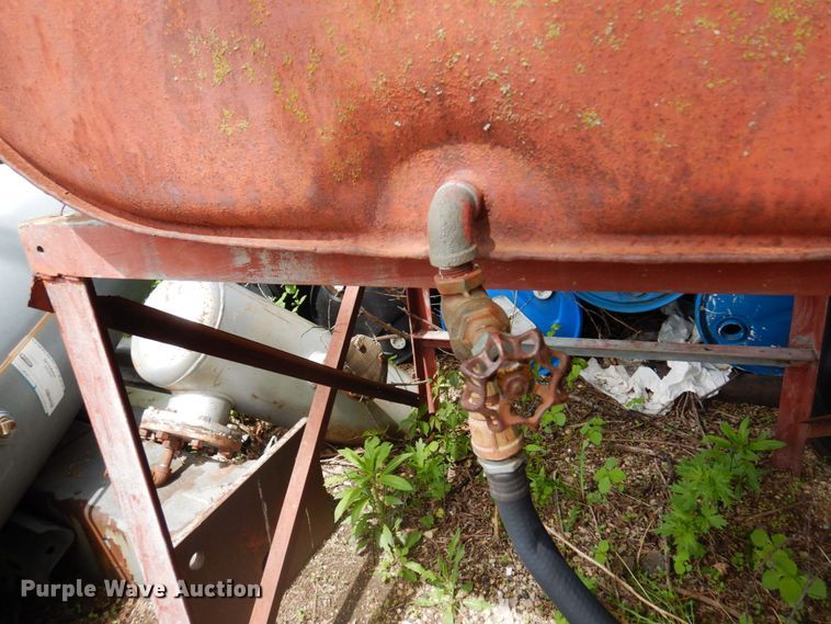 image for item DR0455 (2) tanks