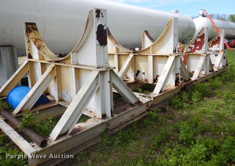 image for item DR0461 (4) tank saddle stands