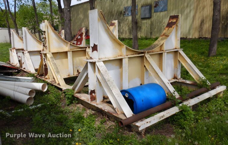 image for item DR0461 (4) tank saddle stands