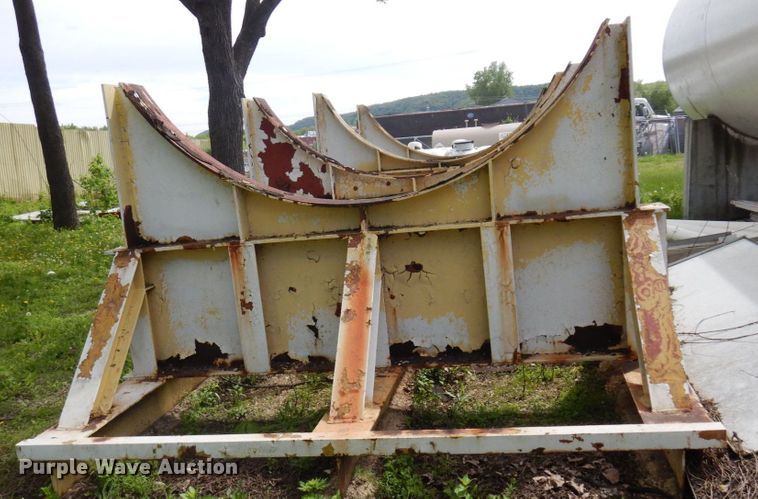 image for item DR0461 (4) tank saddle stands