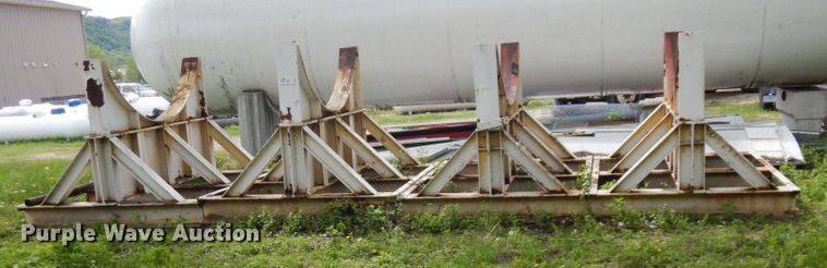 image for item DR0461 (4) tank saddle stands