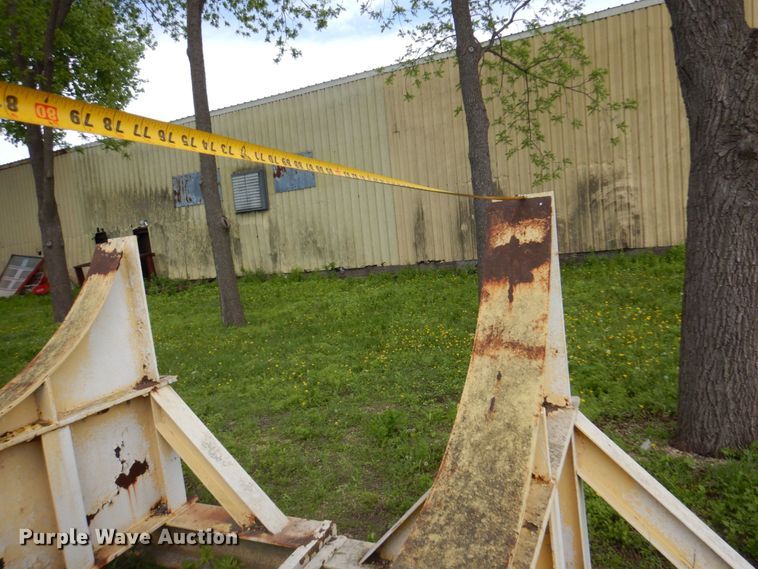 image for item DR0461 (4) tank saddle stands