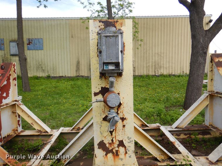 image for item DR0461 (4) tank saddle stands