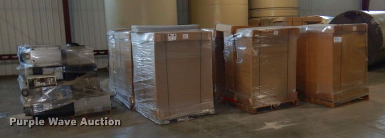 image for item DR0466 Approximately 20 display racks