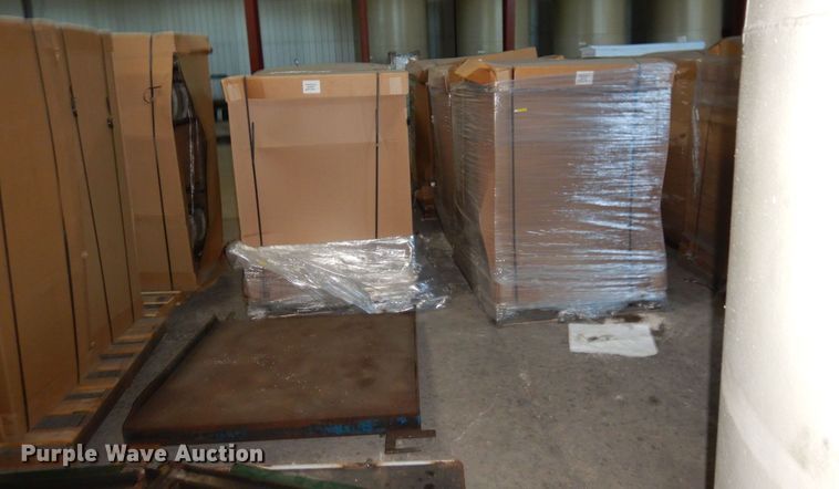 image for item DR0466 Approximately 20 display racks