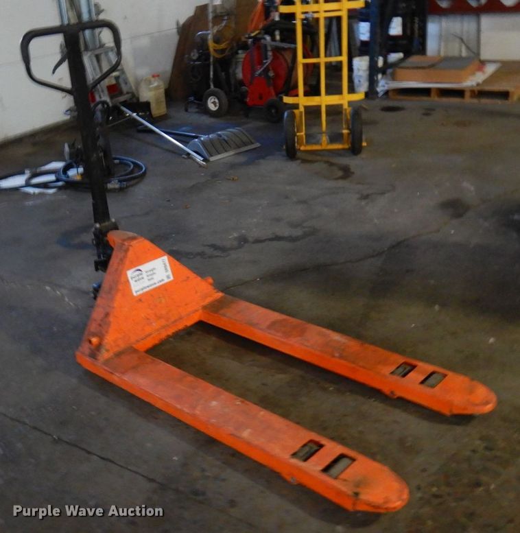 image for item DR0477 Pallet jack