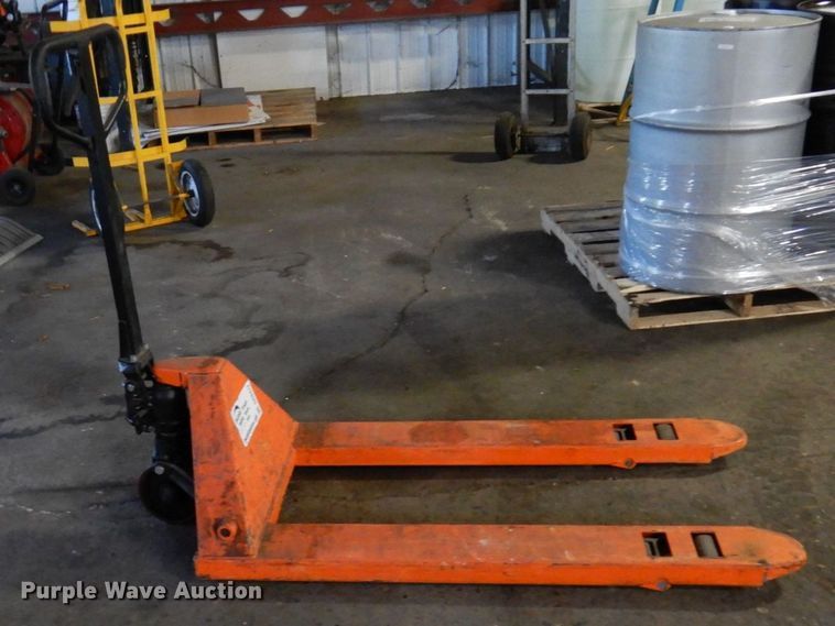 image for item DR0477 Pallet jack