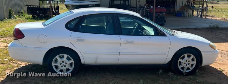 image for item DR1558 2006 Ford Taurus