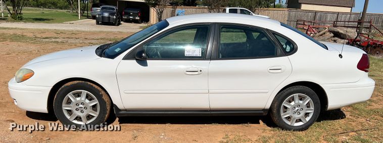 image for item DR1558 2006 Ford Taurus