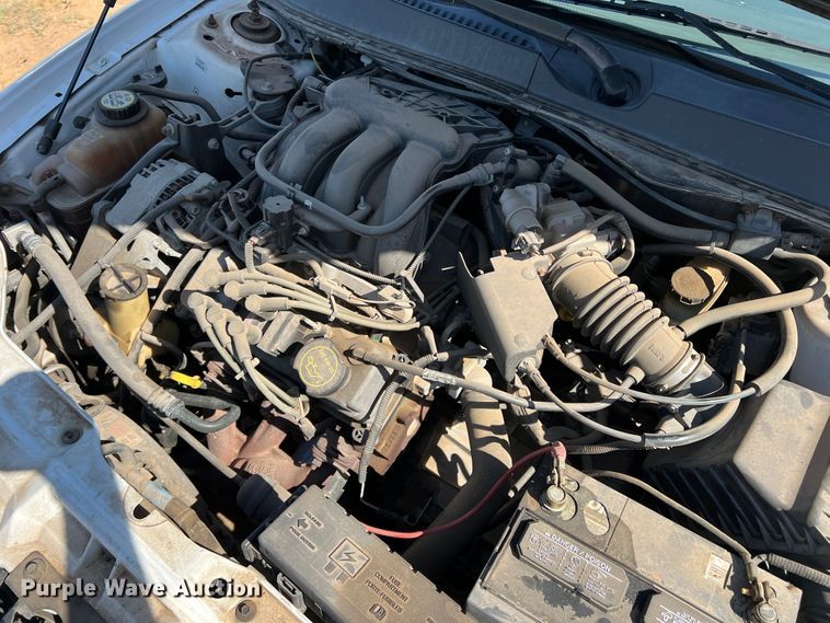 image for item DR1558 2006 Ford Taurus