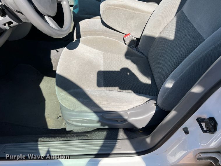 image for item DR1558 2006 Ford Taurus