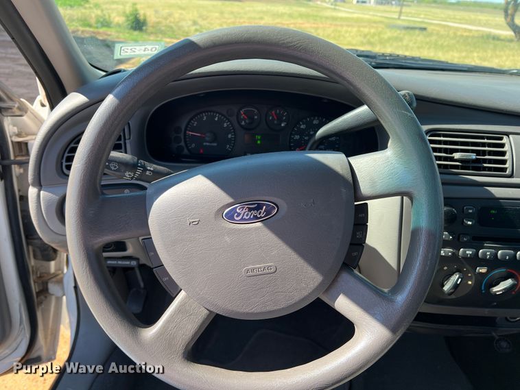 image for item DR1558 2006 Ford Taurus