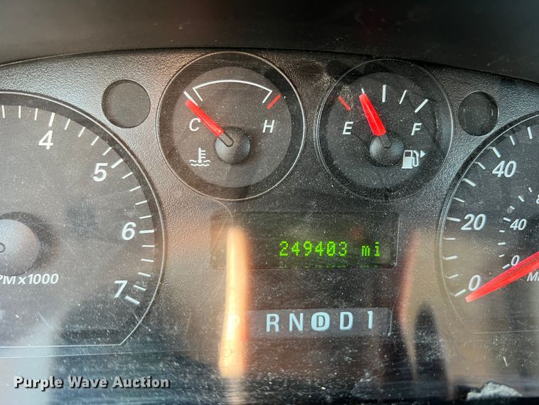 image for item DR1558 2006 Ford Taurus