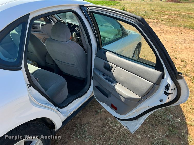 image for item DR1558 2006 Ford Taurus