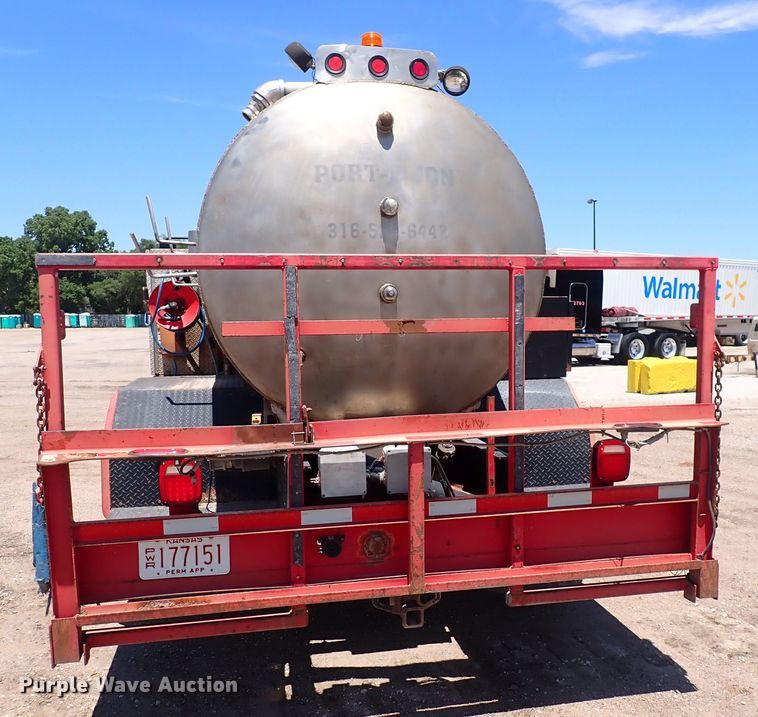 image for item DS7097 2004 Freightliner Business Class M2  vacuum truck