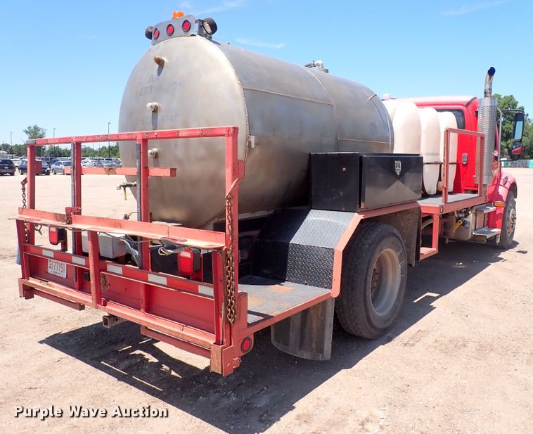 image for item DS7097 2004 Freightliner Business Class M2  vacuum truck