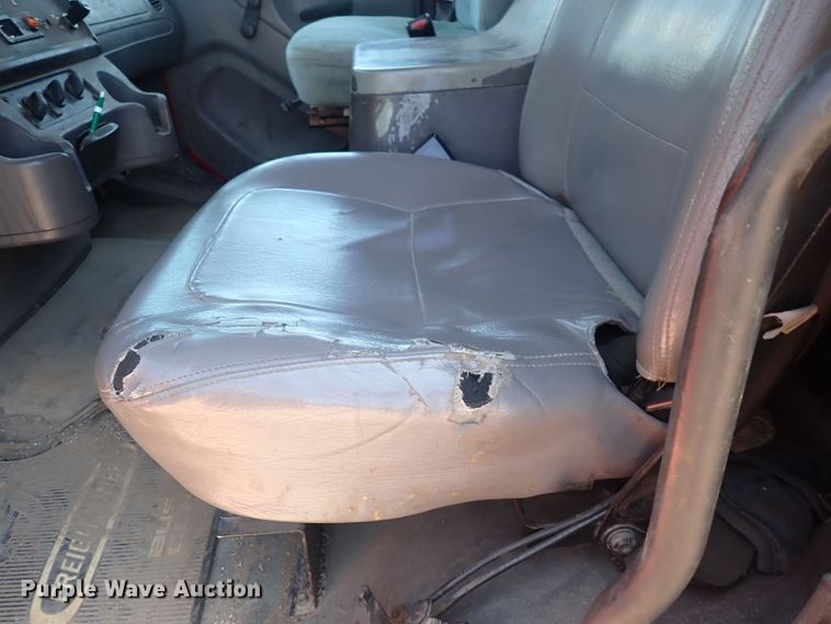 image for item DS7097 2004 Freightliner Business Class M2  vacuum truck