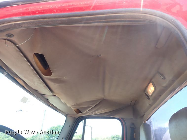 image for item DS7097 2004 Freightliner Business Class M2  vacuum truck