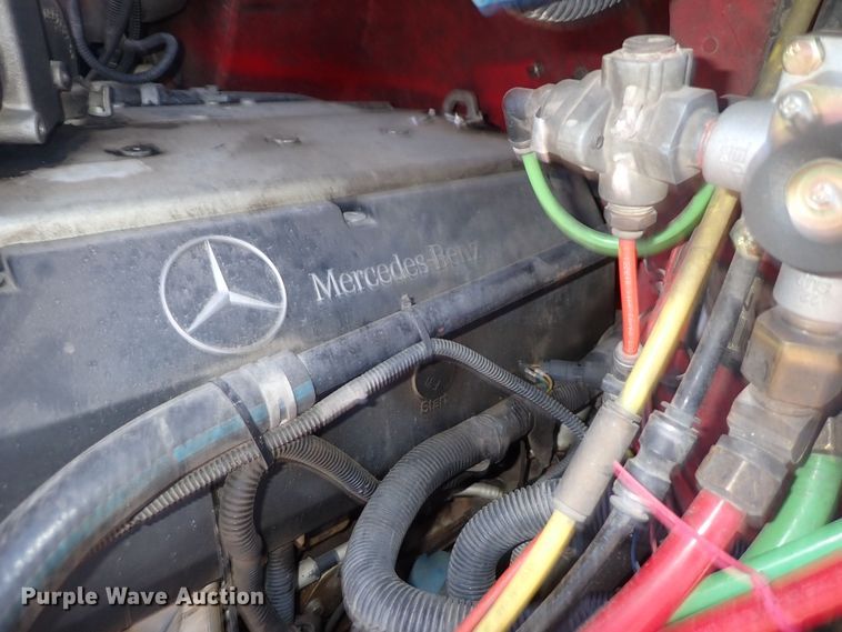 image for item DS7097 2004 Freightliner Business Class M2  vacuum truck