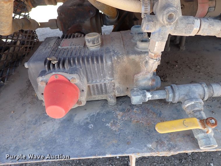 image for item DS7097 2004 Freightliner Business Class M2  vacuum truck