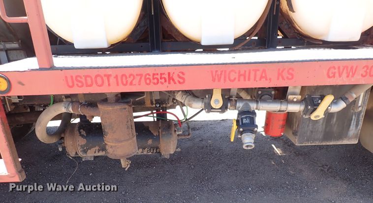 image for item DS7097 2004 Freightliner Business Class M2  vacuum truck