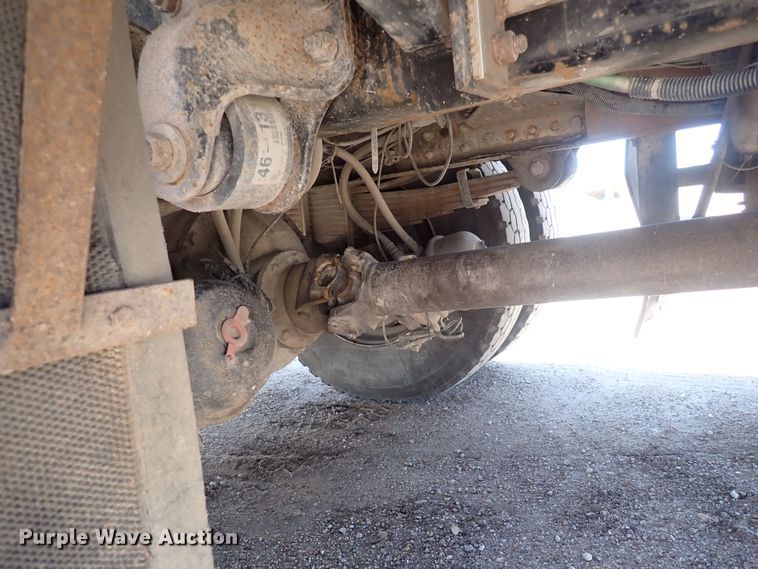 image for item DS7097 2004 Freightliner Business Class M2  vacuum truck