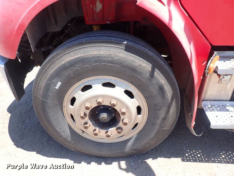 image for item DS7097 2004 Freightliner Business Class M2  vacuum truck