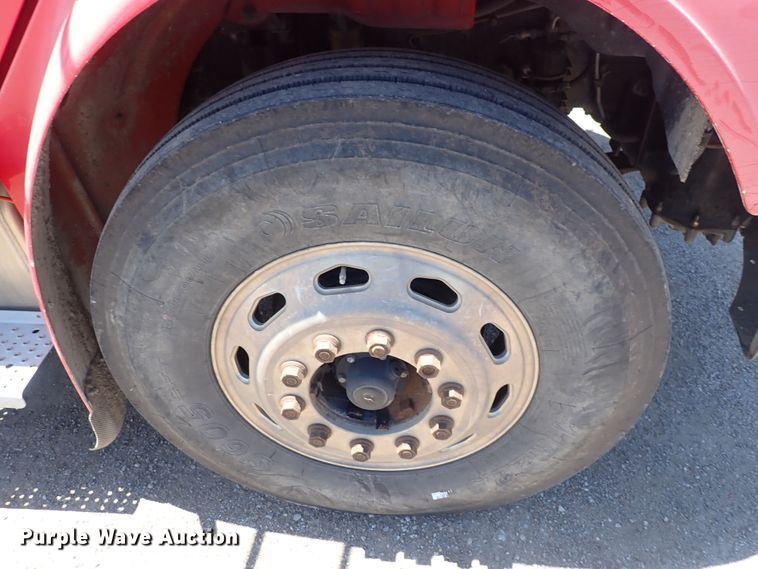 image for item DS7097 2004 Freightliner Business Class M2  vacuum truck