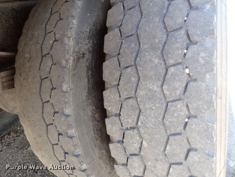 image for item DS7097 2004 Freightliner Business Class M2  vacuum truck