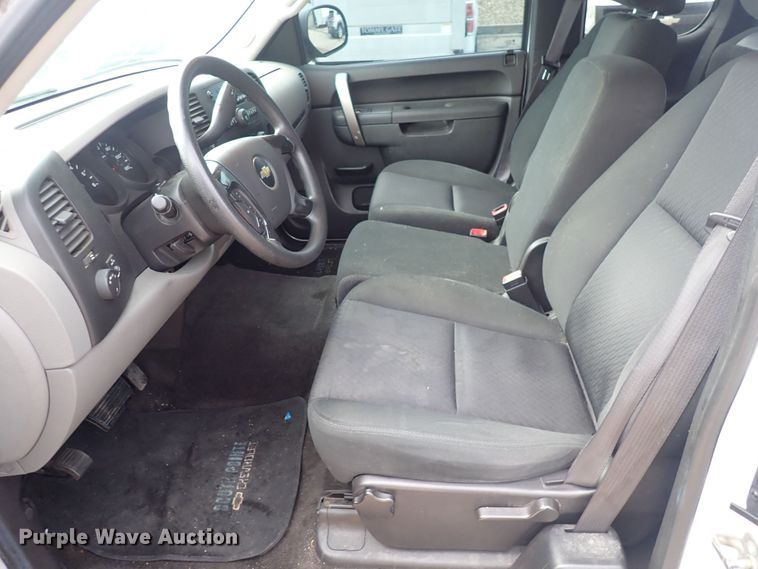 image for item DS7103 2011 Chevrolet Silverado 1500  Ext. Cab pickup truck