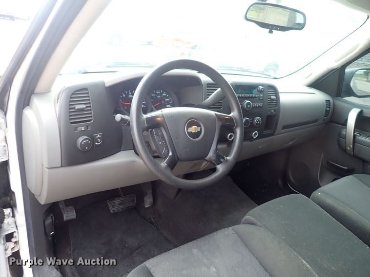 image for item DS7103 2011 Chevrolet Silverado 1500  Ext. Cab pickup truck