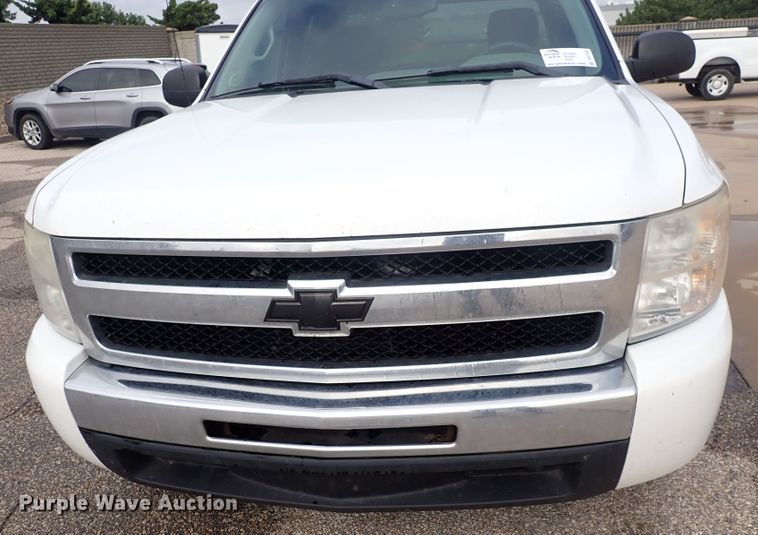 image for item DS7103 2011 Chevrolet Silverado 1500  Ext. Cab pickup truck