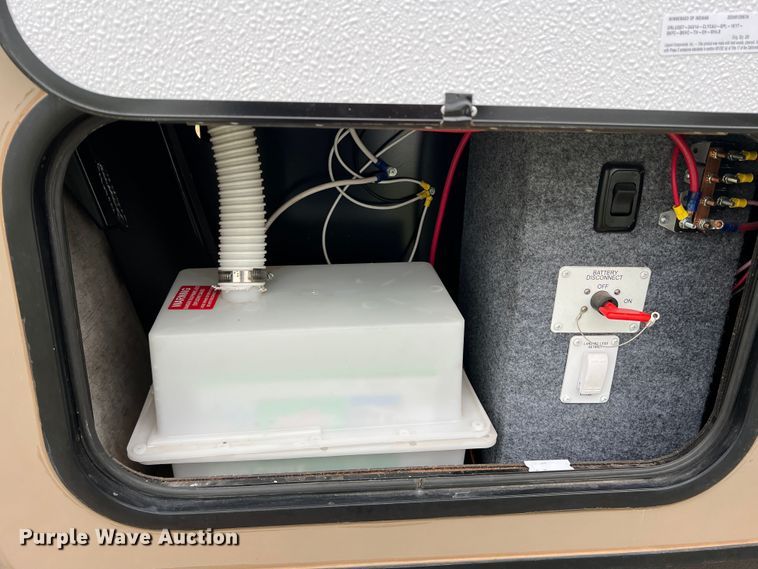 image for item DS8264 2017 Winnebago 25RKS  camper