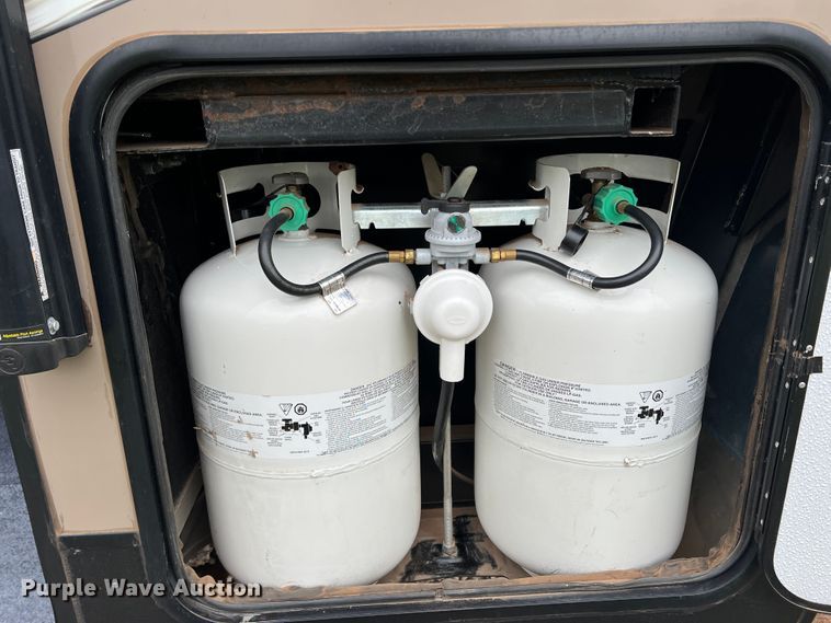 image for item DS8264 2017 Winnebago 25RKS  camper