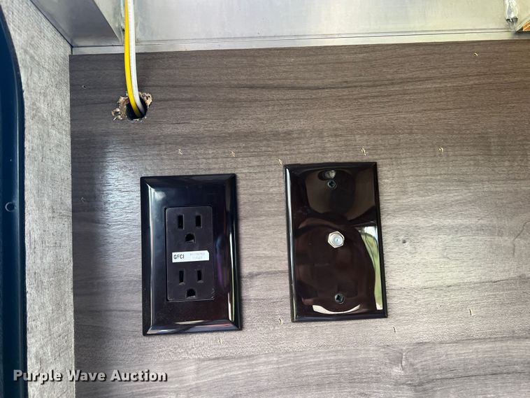 image for item DS8264 2017 Winnebago 25RKS  camper