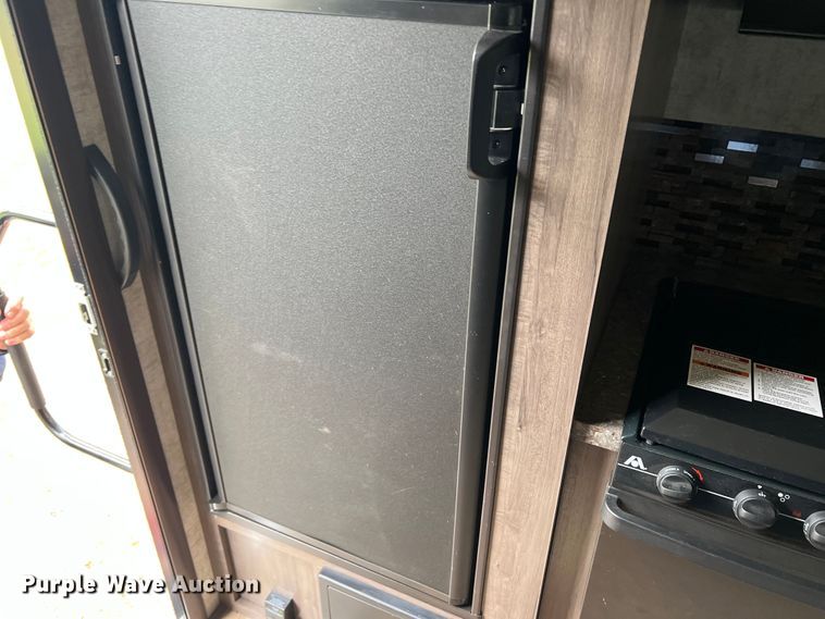 image for item DS8264 2017 Winnebago 25RKS  camper