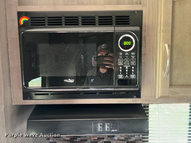 image for item DS8264 2017 Winnebago 25RKS  camper