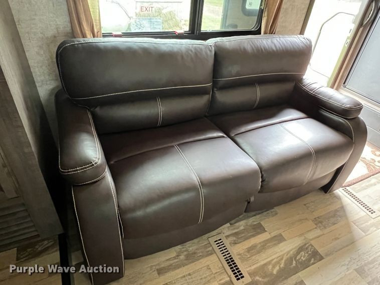 image for item DS8264 2017 Winnebago 25RKS  camper