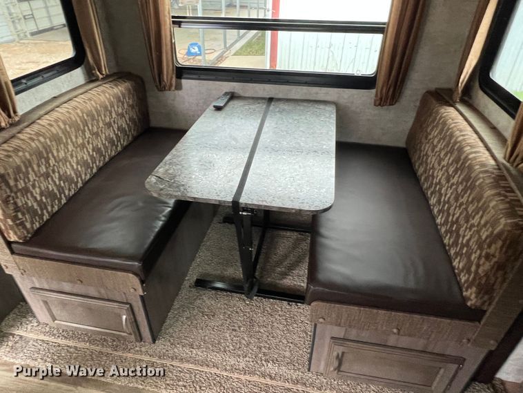 image for item DS8264 2017 Winnebago 25RKS  camper