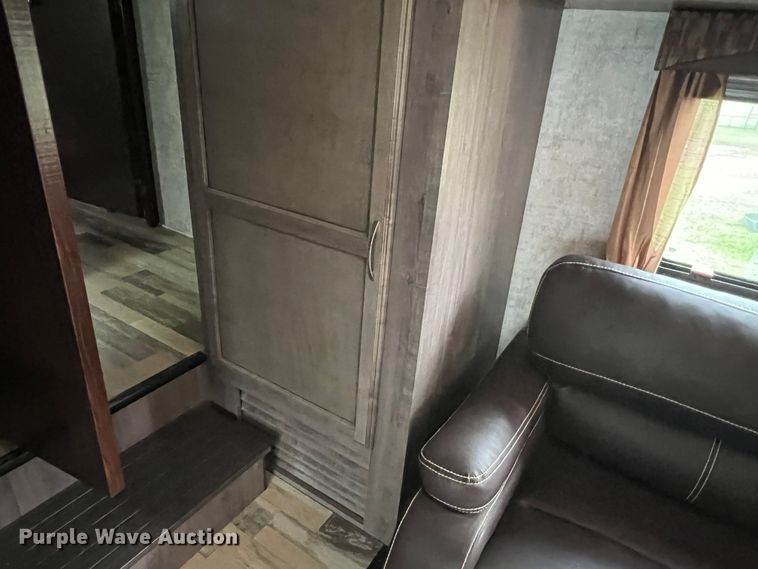 image for item DS8264 2017 Winnebago 25RKS  camper