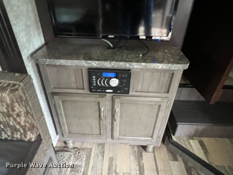 image for item DS8264 2017 Winnebago 25RKS  camper