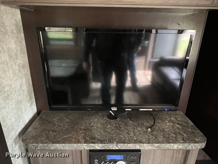 image for item DS8264 2017 Winnebago 25RKS  camper