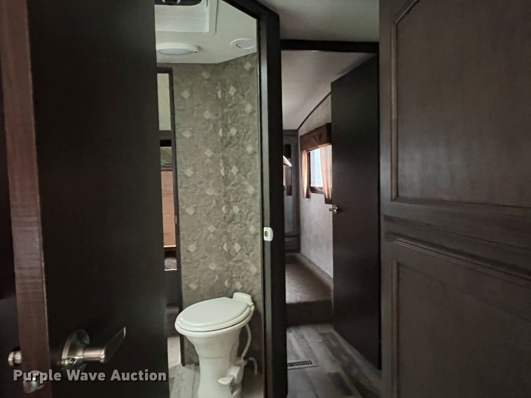 image for item DS8264 2017 Winnebago 25RKS  camper