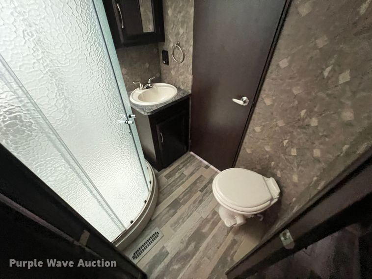 image for item DS8264 2017 Winnebago 25RKS  camper